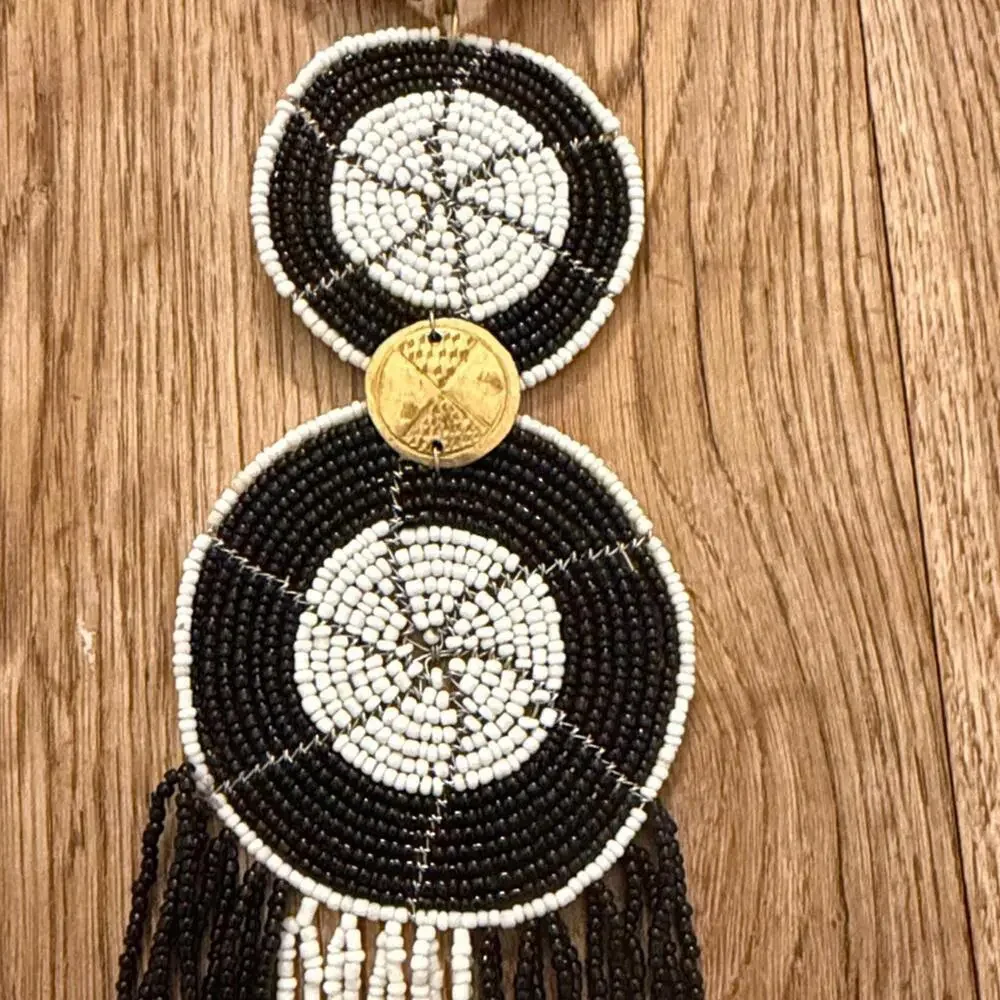 Elegant Black and White Beaded Necklace